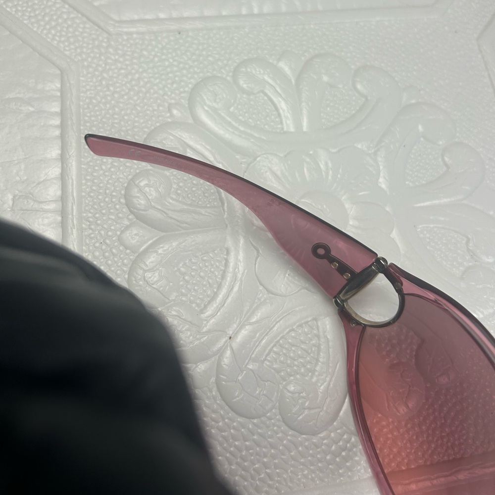 Gucci Women’s Oversized Pink Shield Sunglasses - Picture 6 of 9